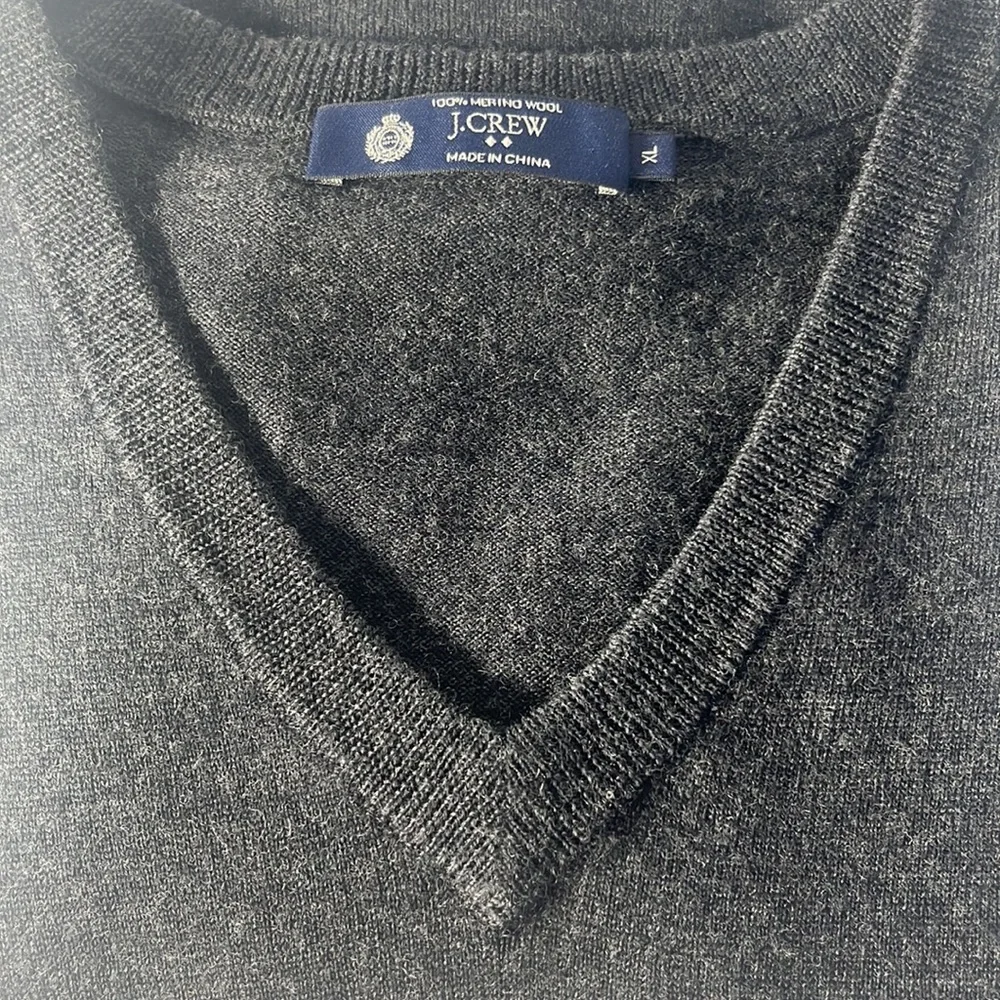 J.Crew Men's XL 100% Merino Wool V-Neck Sweater Vest Gray Flawed Fits Large